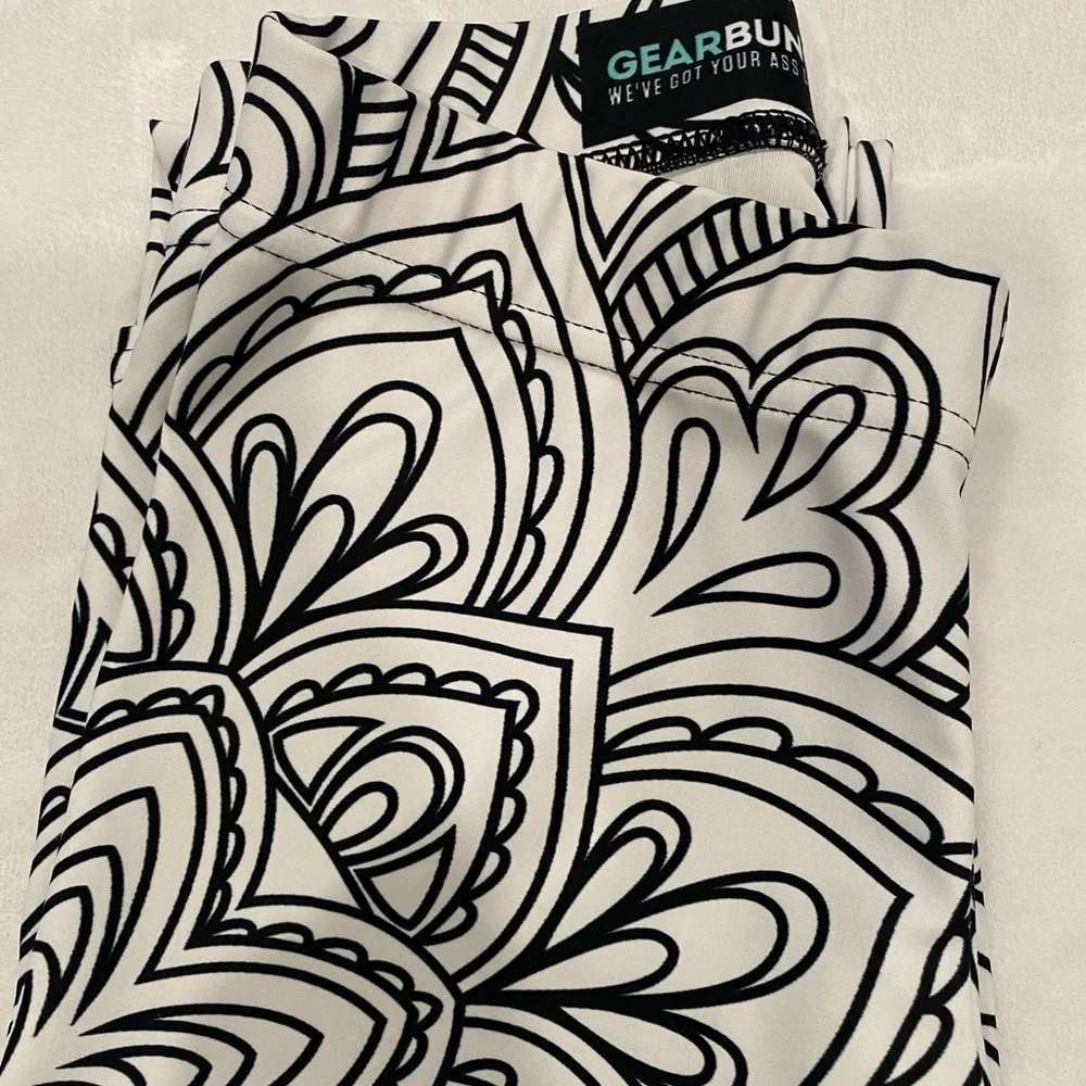 Leggings black & white size small - Picture 3 of 5